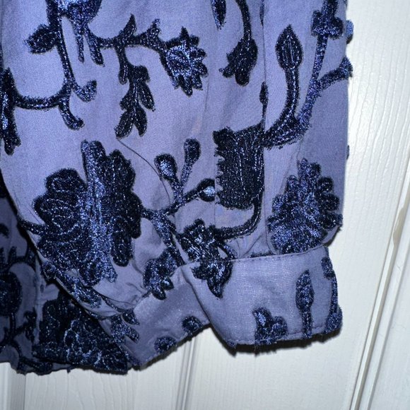 PILCRO FROM ANTHROPOLOGIE NAVY EMBROIDERED BLOUSE SIZE LARGE.  NEW WITHOUT TAGS - Picture 11 of 12